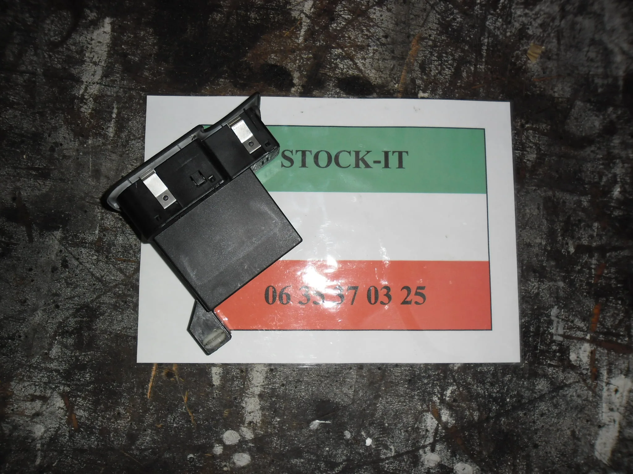 Commande lève vitre 147 5 Portes