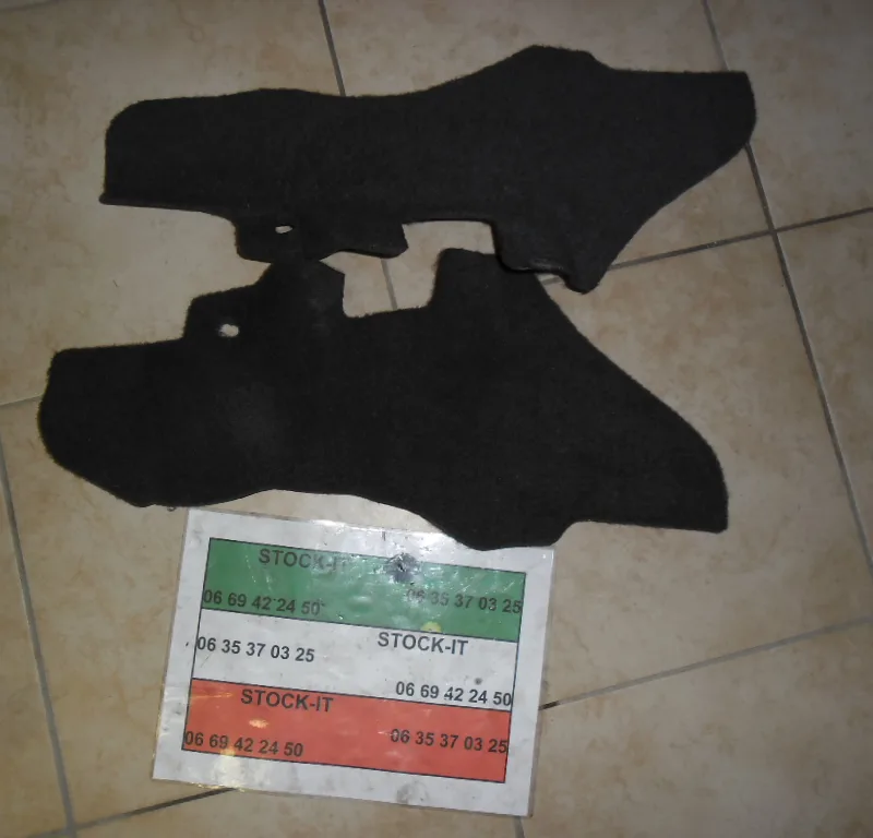 2 moquettes console 147