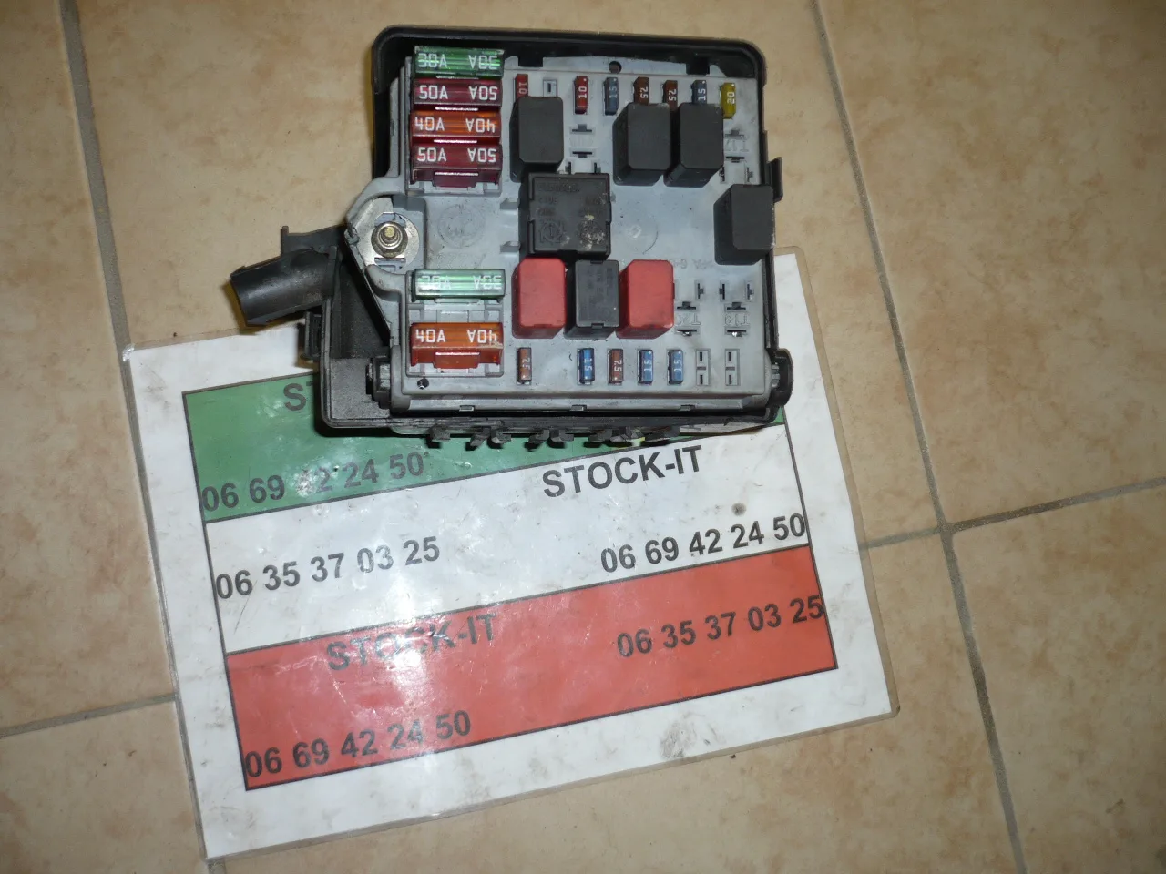 Boite à fusibles moteur 147 et GT JTD