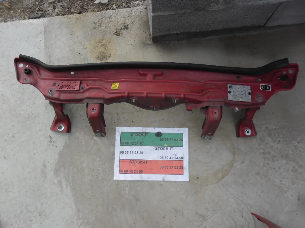 Traverse supérieure 147 2000-2004 couleur non contractuelle