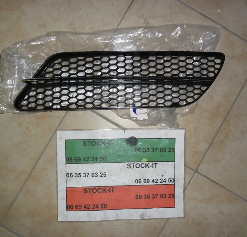 Grille calandre Gauche 147 phase 2