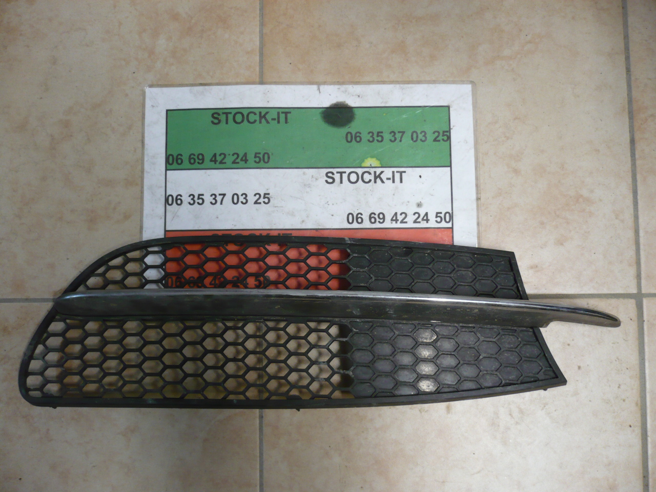 Grille pare choc gauche Alfa 147 ph1
