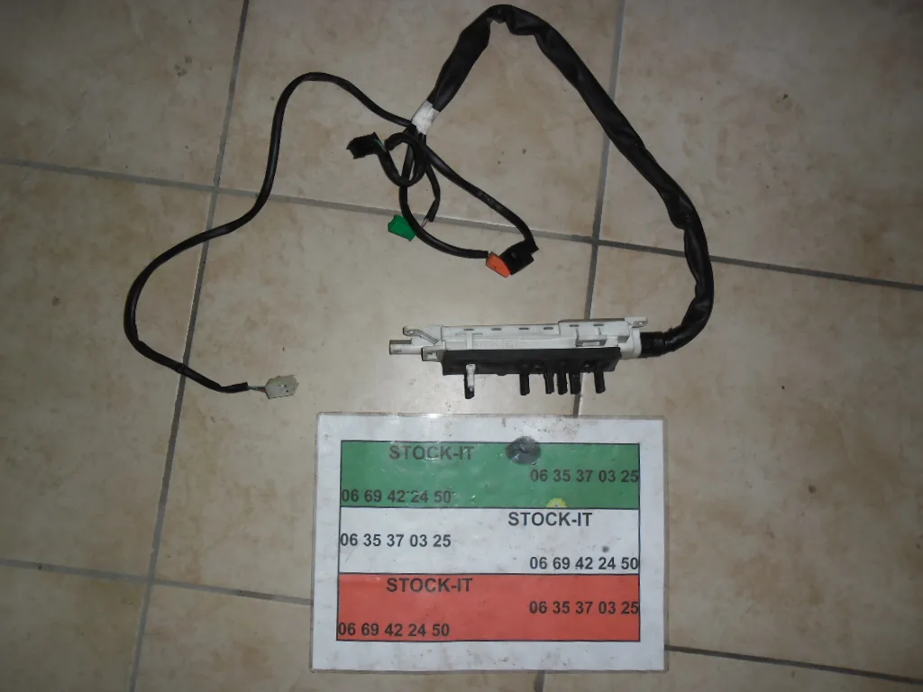 Boitier de commande siège electrique Avant Gauche 166 – Image 2