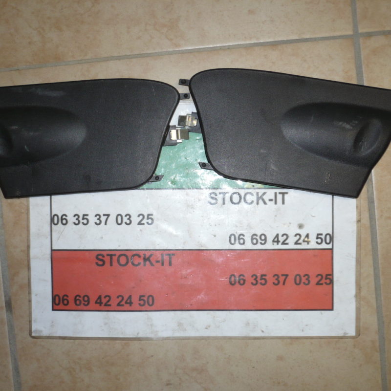 Paire de cache feux de hayon Alfa 156 SW NEUFS