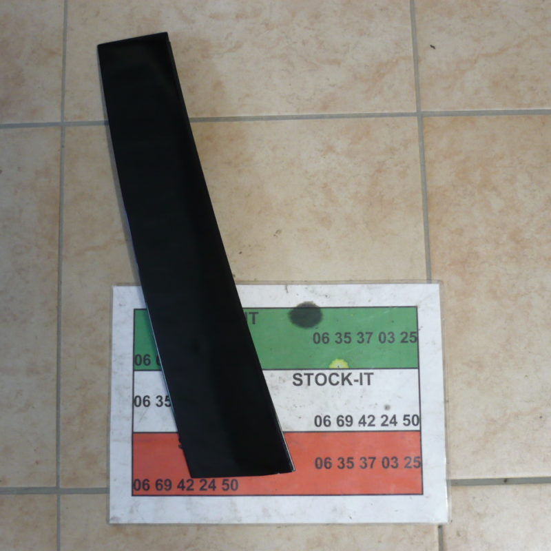 Cache montant porte Avant droit Alfa 147 3 portes