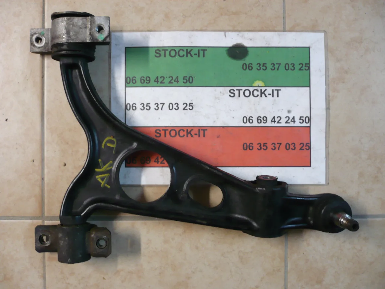 Triangle inférieur Avant droit 147 156 GT