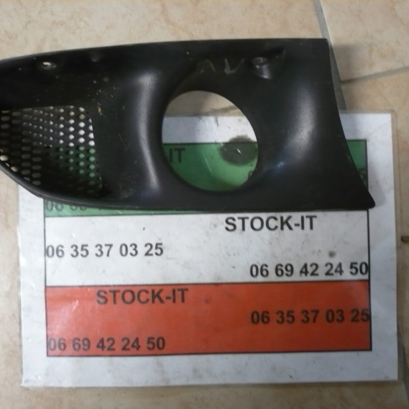 Cache antibrouillard droit Alfa 156 ph1