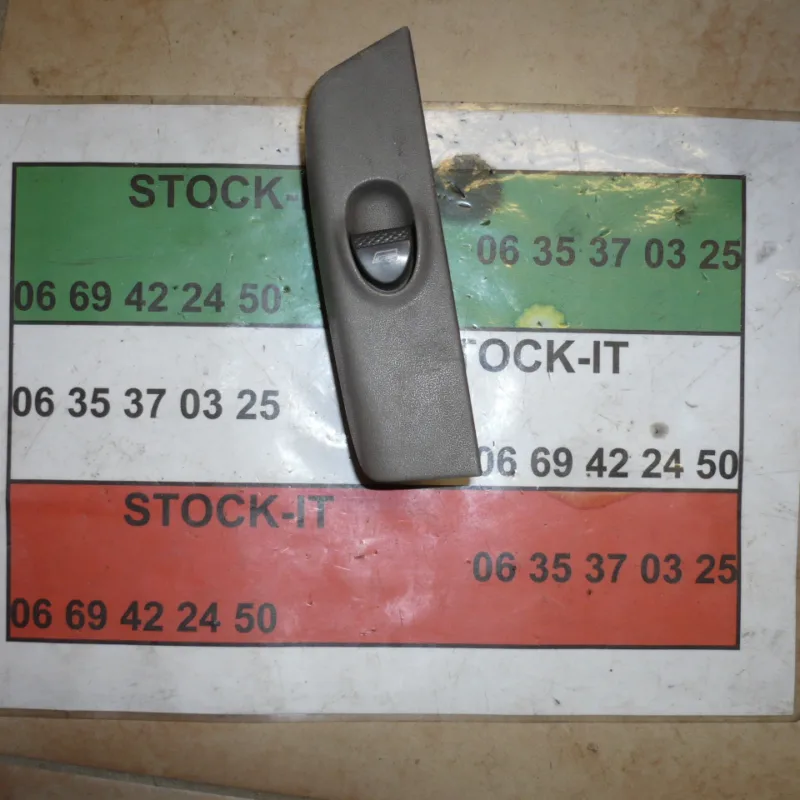 Bouton de lève vitre droit multipla