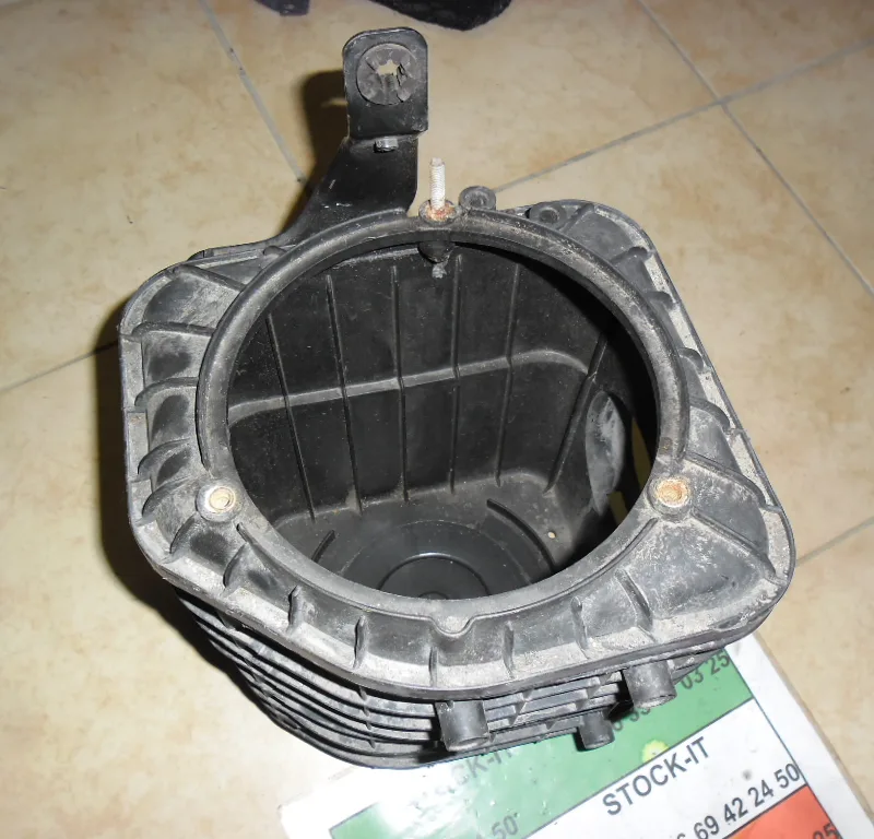 Boite a air 156 essence sans couvercle