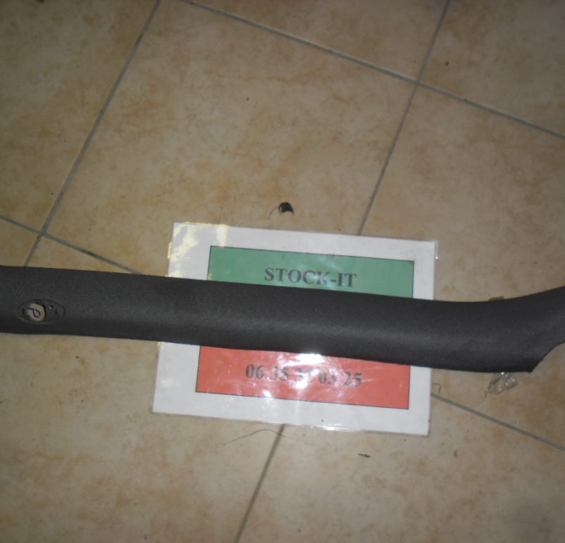 Cache montant de parebrise Gauche 156 GTA / Ti noir