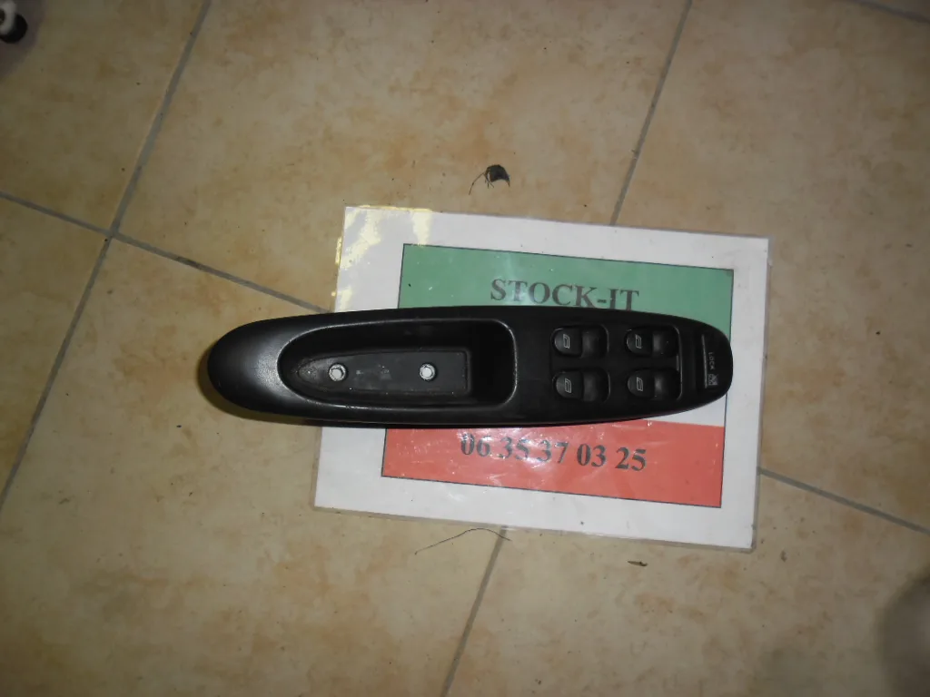 Commande de lève vitre conducteur 4 boutons 156 >2002