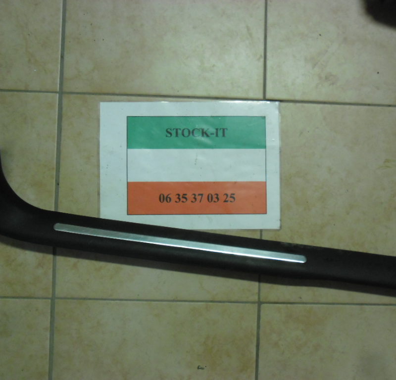 Seuil de porte avant droit avec insert aluminium poli 156