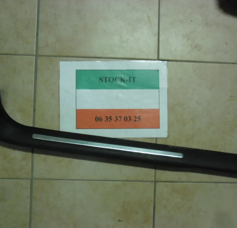 Seuil de porte avant droit avec insert aluminium poli 156