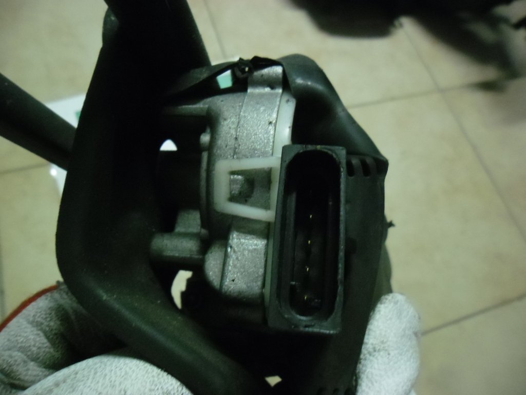 Moteur essuie glace avant 156 phase 2 (prise plate 5 fils) – Image 2
