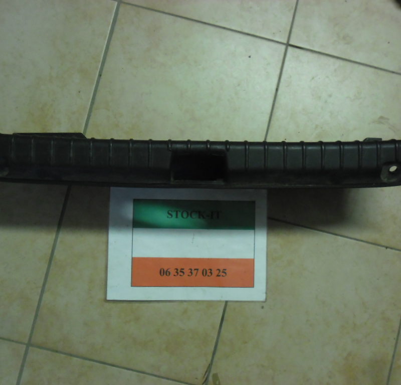 Seuil de hayon plastique 156 SW