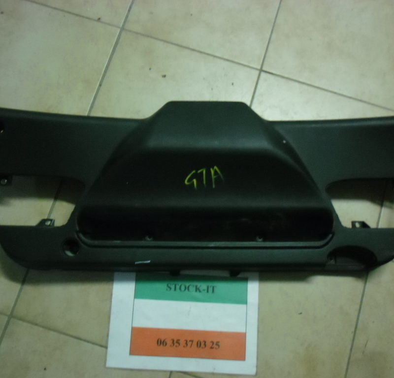 Cache plastique inférieur hayon 156 SW (cache moteur essuie glace)