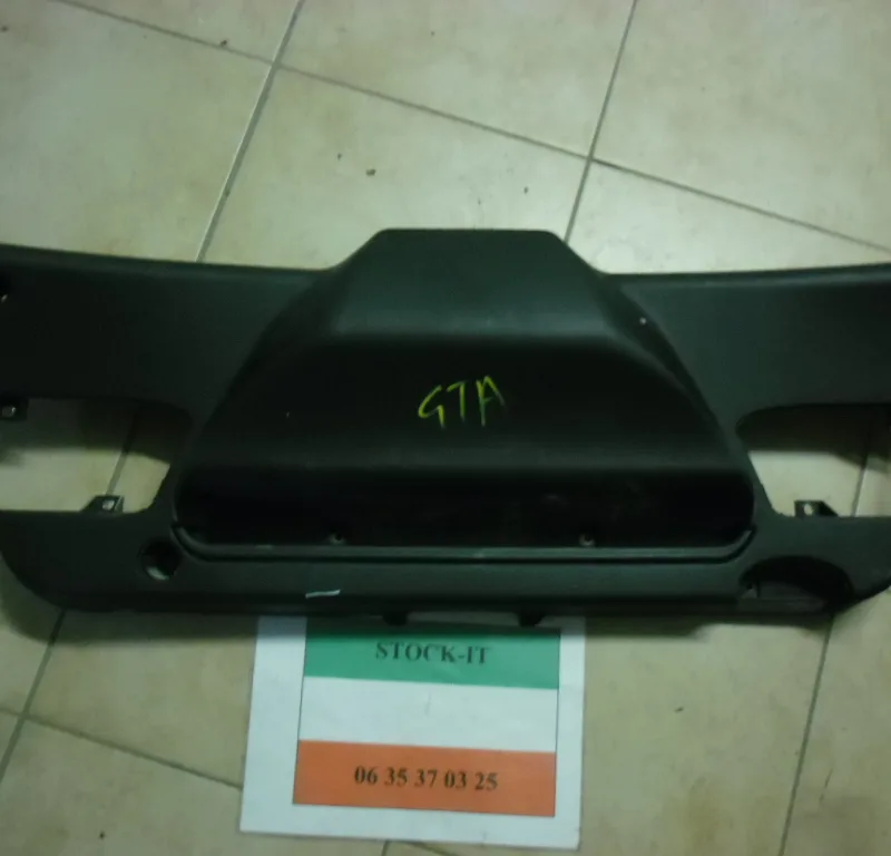 Cache plastique inférieur hayon 156 SW (cache moteur essuie glace)