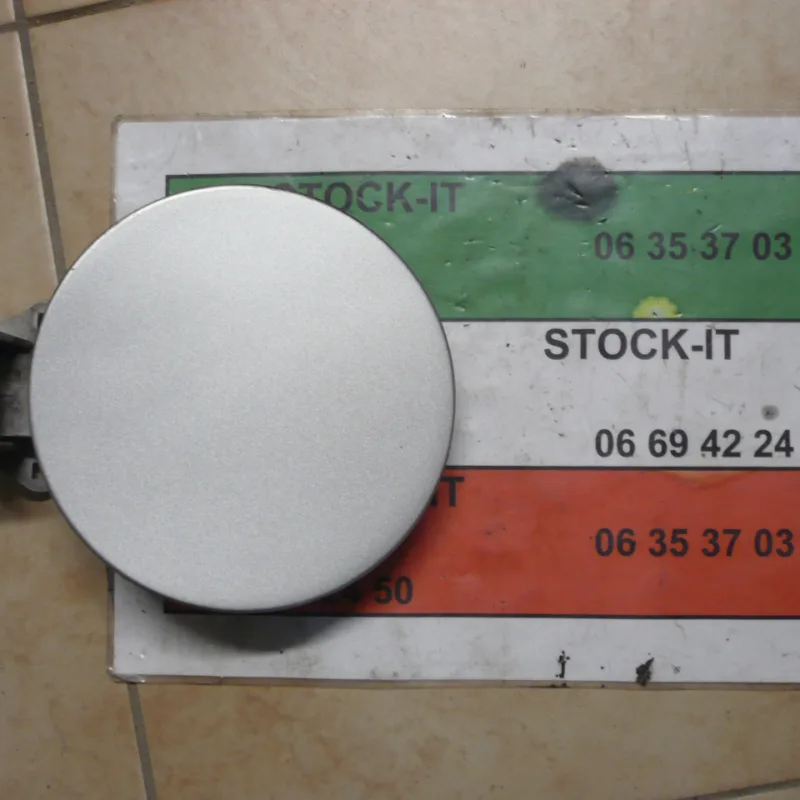 Trappe à carburant Grise métal Alfa 166