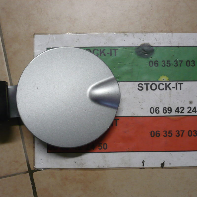 Trappe à carburant Grise métal Alfa 147