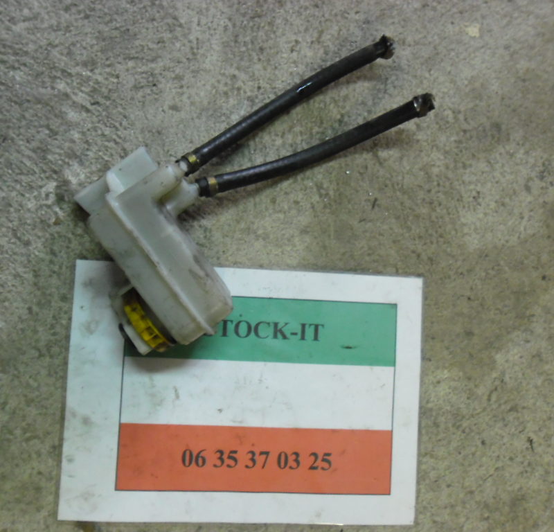 Bocal de liquide de frein 156