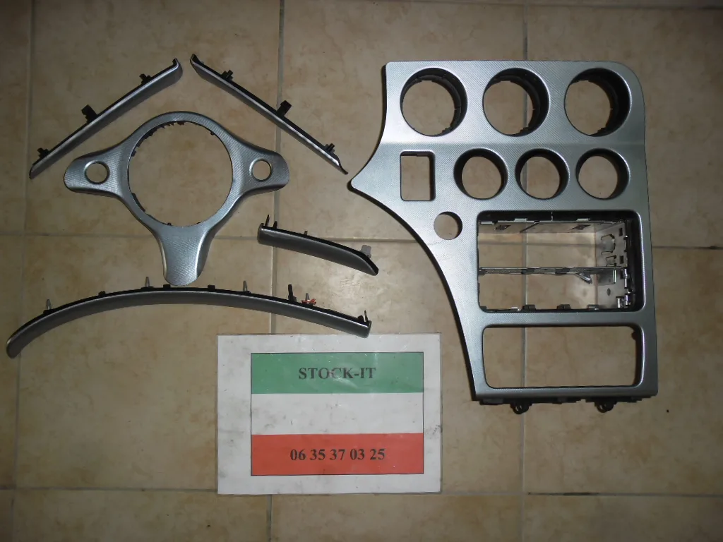 Kit de finition intérieure Alu strié 159 (quelques rayures superficielles)