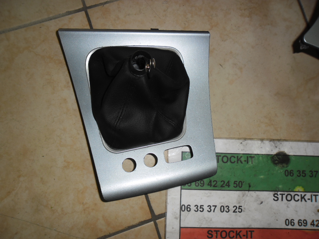 Kit de finition intérieure Alu strié 159 (quelques rayures superficielles) – Image 2