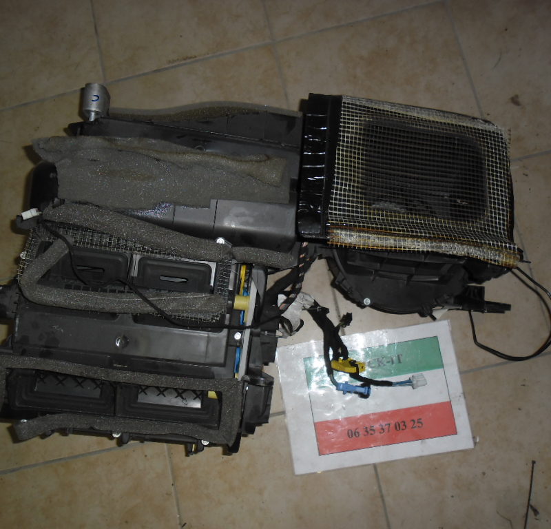 Bloc de ventilation d'habitacle 156