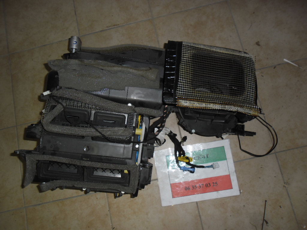 Bloc de ventilation d'habitacle 156