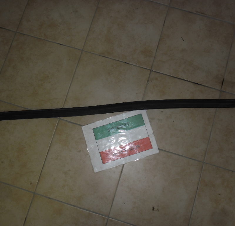 Joint de capot / compartiment moteur 159