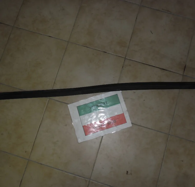 Joint de capot / compartiment moteur 159
