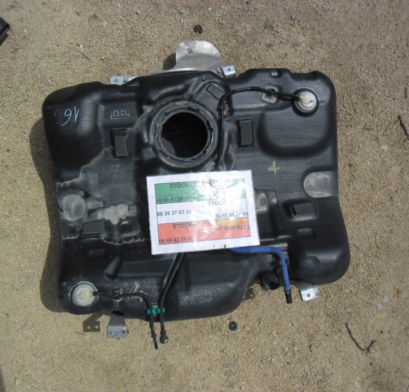 Reservoir carburant 159 essence sauf Q4