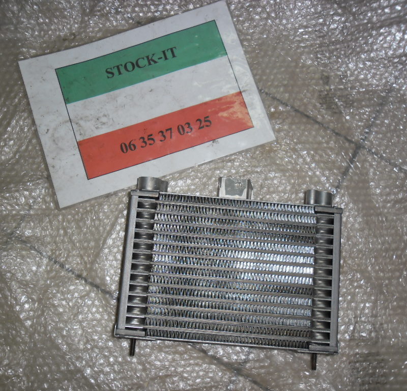 Radiateur d'huile neuf 147 JTD 16v et GTA (version brides non alignées)