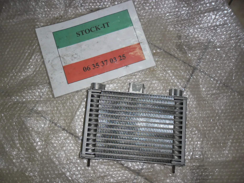 Radiateur d'huile neuf 147 JTD 16v et GTA (version brides non alignées)