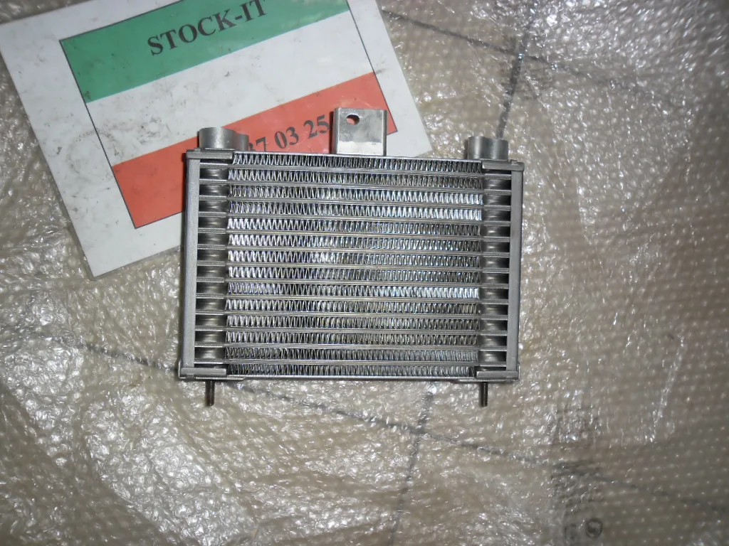 Radiateur d'huile neuf 147 JTD 16v et GTA (version brides non alignées) – Image 3