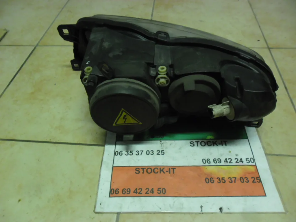 Phare Avant Droit XENON 166 >2003 Sans ampoule et Sans ballast – Image 2