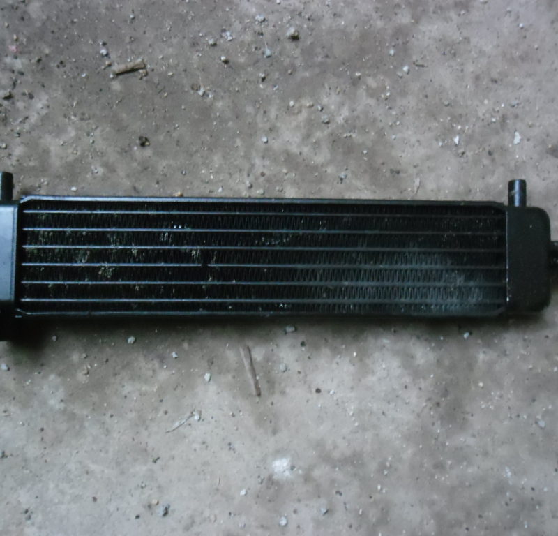 Radiateur d'huile moteur 166 (raccords opposés)