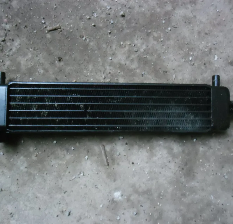 Radiateur d'huile moteur 166 (raccords opposés)