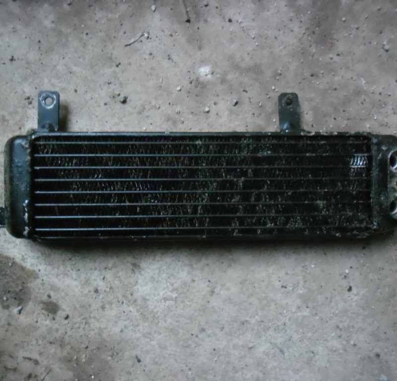Radiateur d'huile moteur 166 (raccords du meme coté)