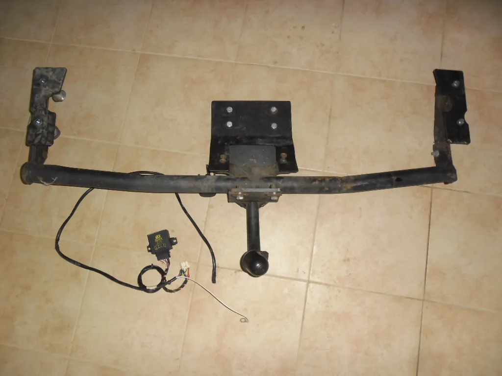 Attelage GDW Alfa 166 avec boitier électronique dédié et faisceau