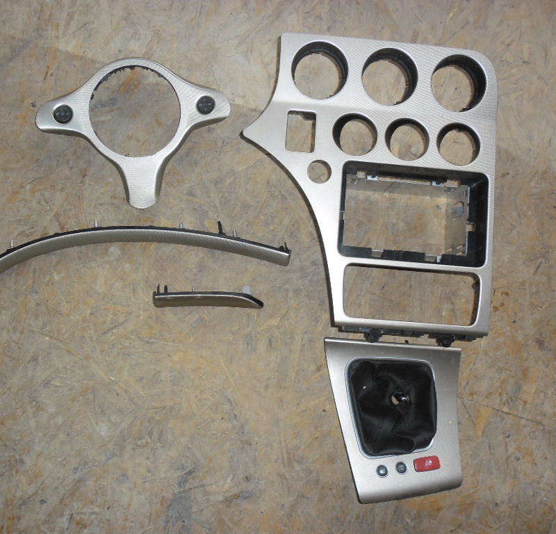 Kit de finition intérieure Alu brossé doré (version pour Radio CD)