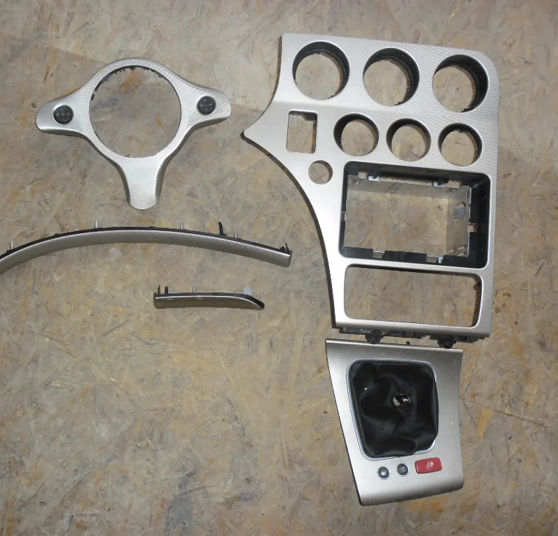 Kit de finition intérieure Alu brossé doré (version pour Radio CD)