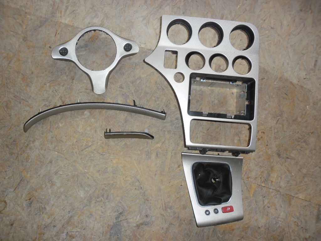 Kit de finition intérieure Alu brossé doré (version pour Radio CD)