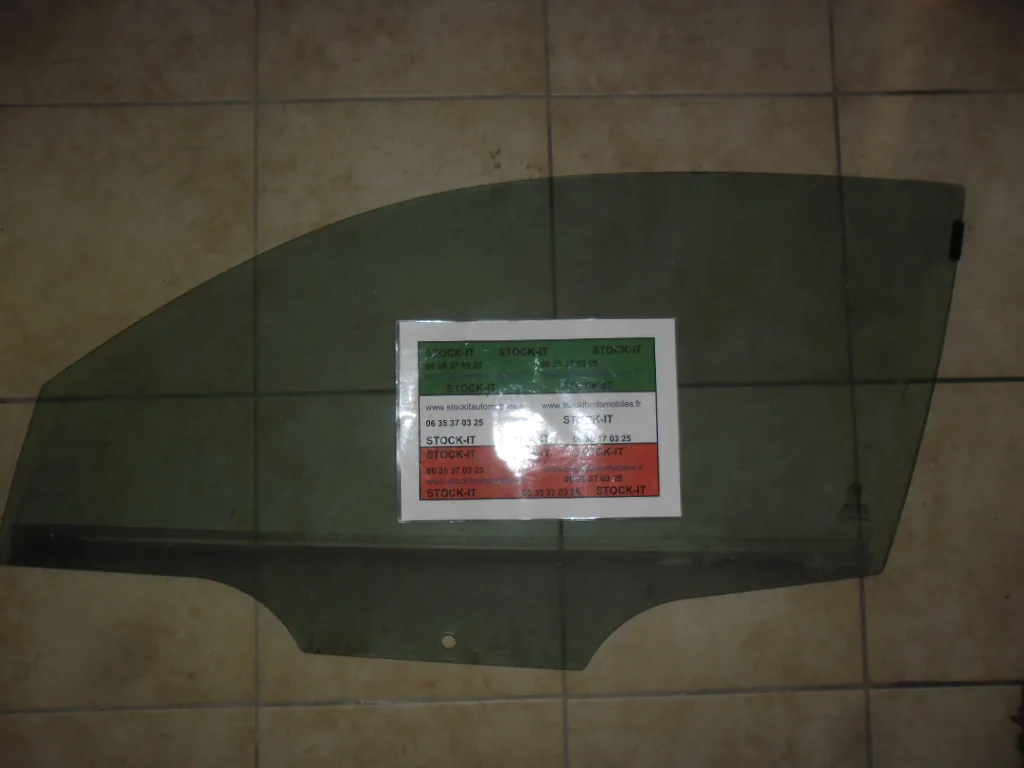 Vitre avant gauche Alfa 147 3 portes