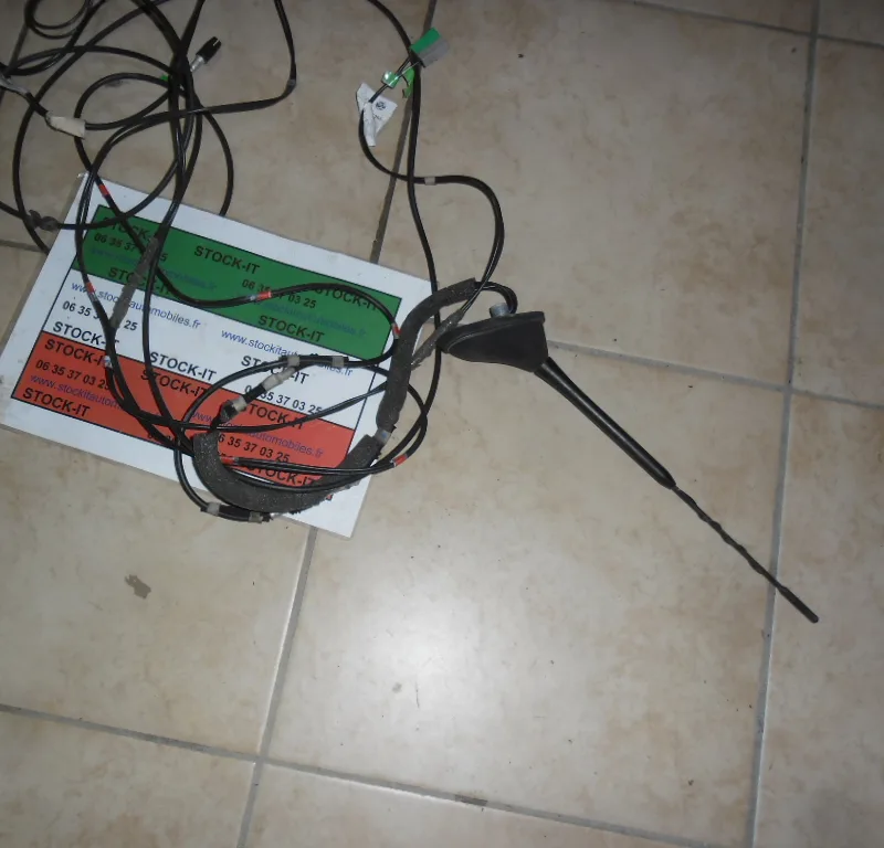 Antenne 159 Radio GPS et Téléphone