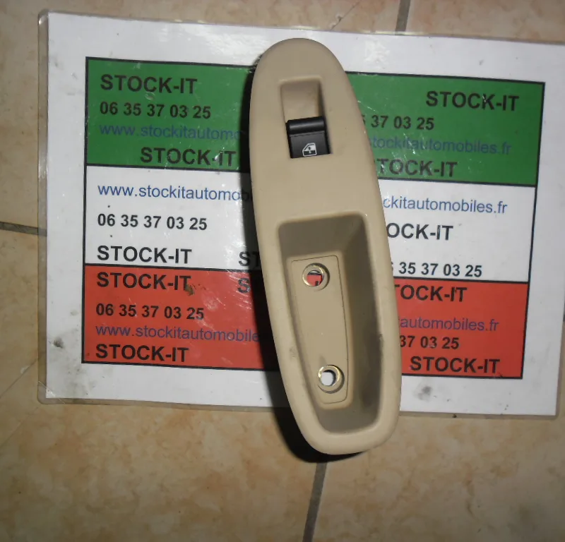 Bouton de leve vitre avec support beige 159