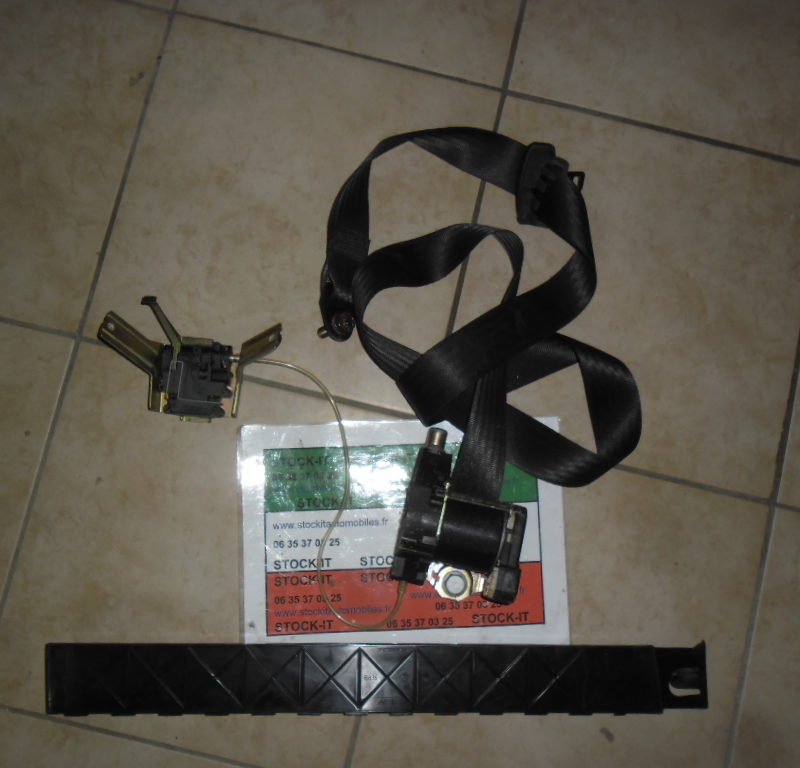 Ceinture avant centrale Multipla avec déclencheur de prétensioneur