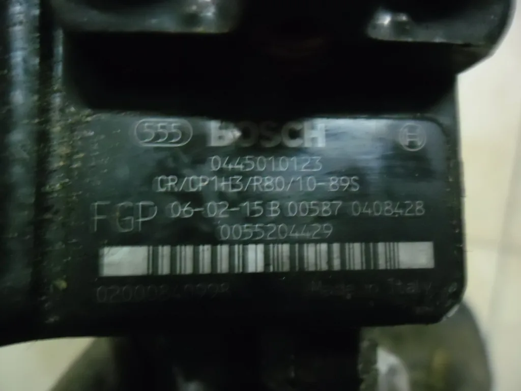 Pompe injection haute pression 159 2.4 0445010123 – Image 2