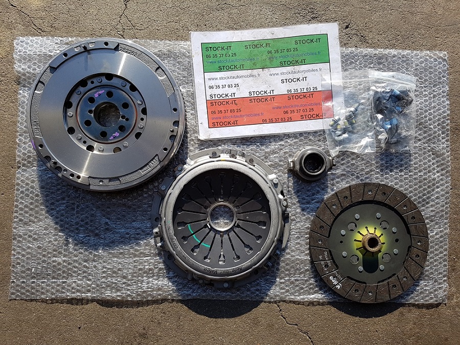 Volant moteur bi-masse NEUF + kit d'embrayage 147 / 156 / GT 1.9 et 2.4 JTD NEUF