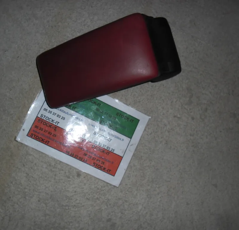 Accoudoir Cuir Rouge Alfa 147 et GT