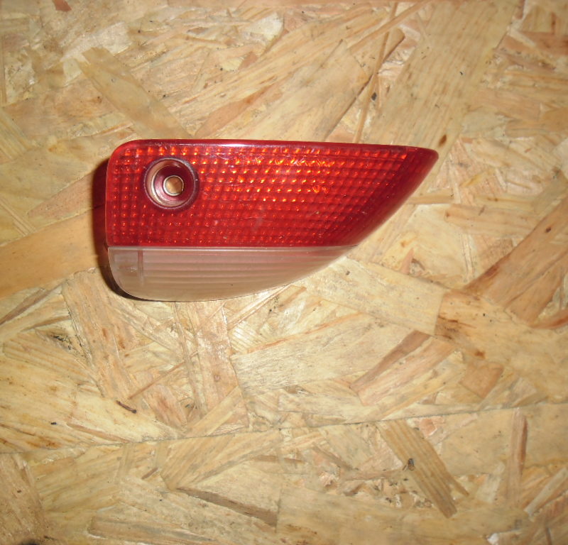 Cache ampoule bas de portière droite 147 / GT